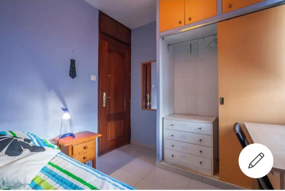 Piso Con Buena Red Wiffi Fibra Optica Alquiler De Habitaciones Seville Ngoại thất bức ảnh